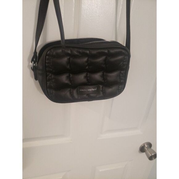 crossbody simply southern black zip up - Picture 1 of 5